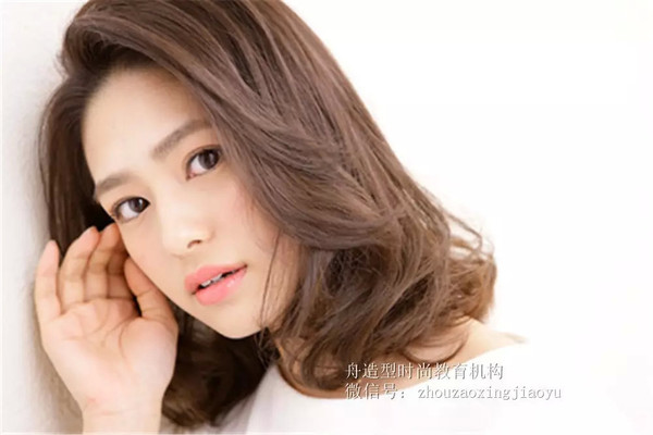 早夏最火<em>睡不醒</em>头 尤其适合这三类脸型-<em>头发</em>,蓬