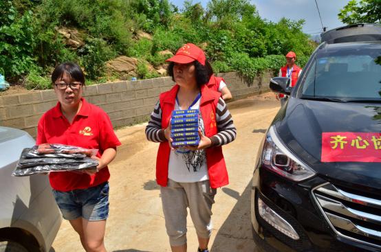 感动人物在行动