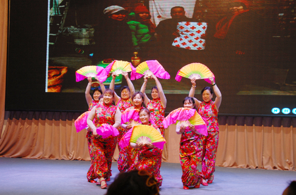 1551944031304665.jpg 表演3.jpg