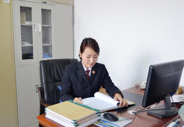 郭苗:奔赴在公诉路上的“三高”女检察官