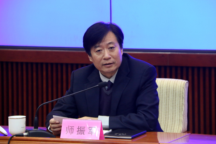 图1 师振军副局长作主发布图2 省政府新闻办综合处处长张东力主持新闻