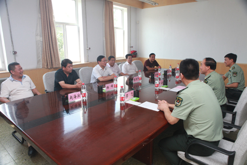 委书记王亚军,区长张照平等区四套班子领导对中国人民解放军66455部队