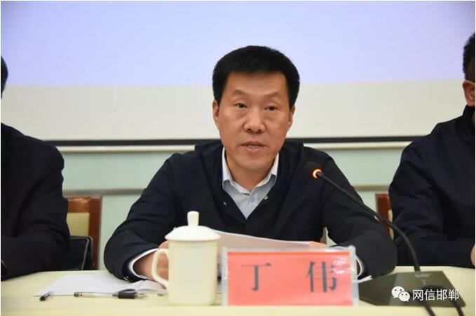 丁伟指出,加强县级融媒体中心建设,是讲政治,贯彻落实中央和省委部署